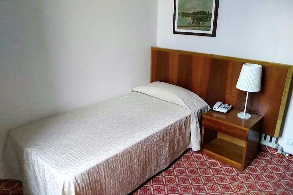 Grand Hotel Regina Salsomaggiore ซัลโซมัจโจเรแตร์เม ภายนอก รูปภาพ