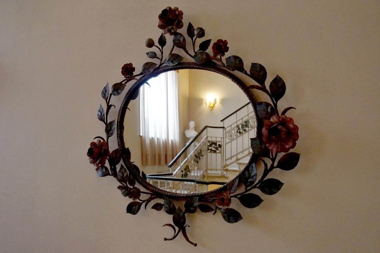 Grand Hotel Regina Salsomaggiore ซัลโซมัจโจเรแตร์เม ภายนอก รูปภาพ