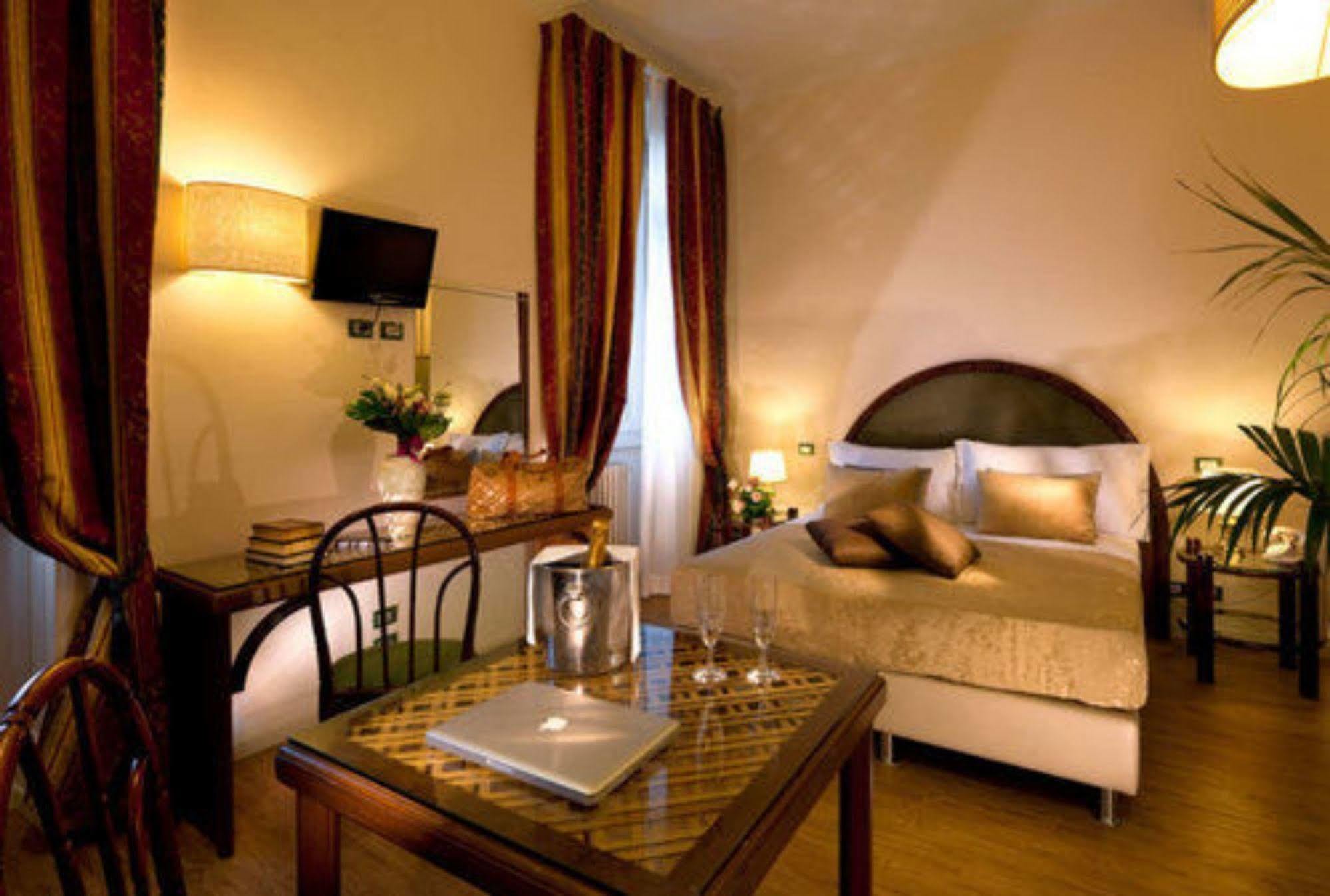 Grand Hotel Regina Salsomaggiore ซัลโซมัจโจเรแตร์เม ภายนอก รูปภาพ
