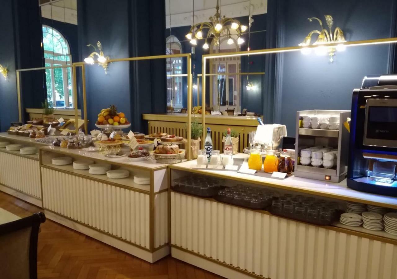 Grand Hotel Regina Salsomaggiore ซัลโซมัจโจเรแตร์เม ภายนอก รูปภาพ